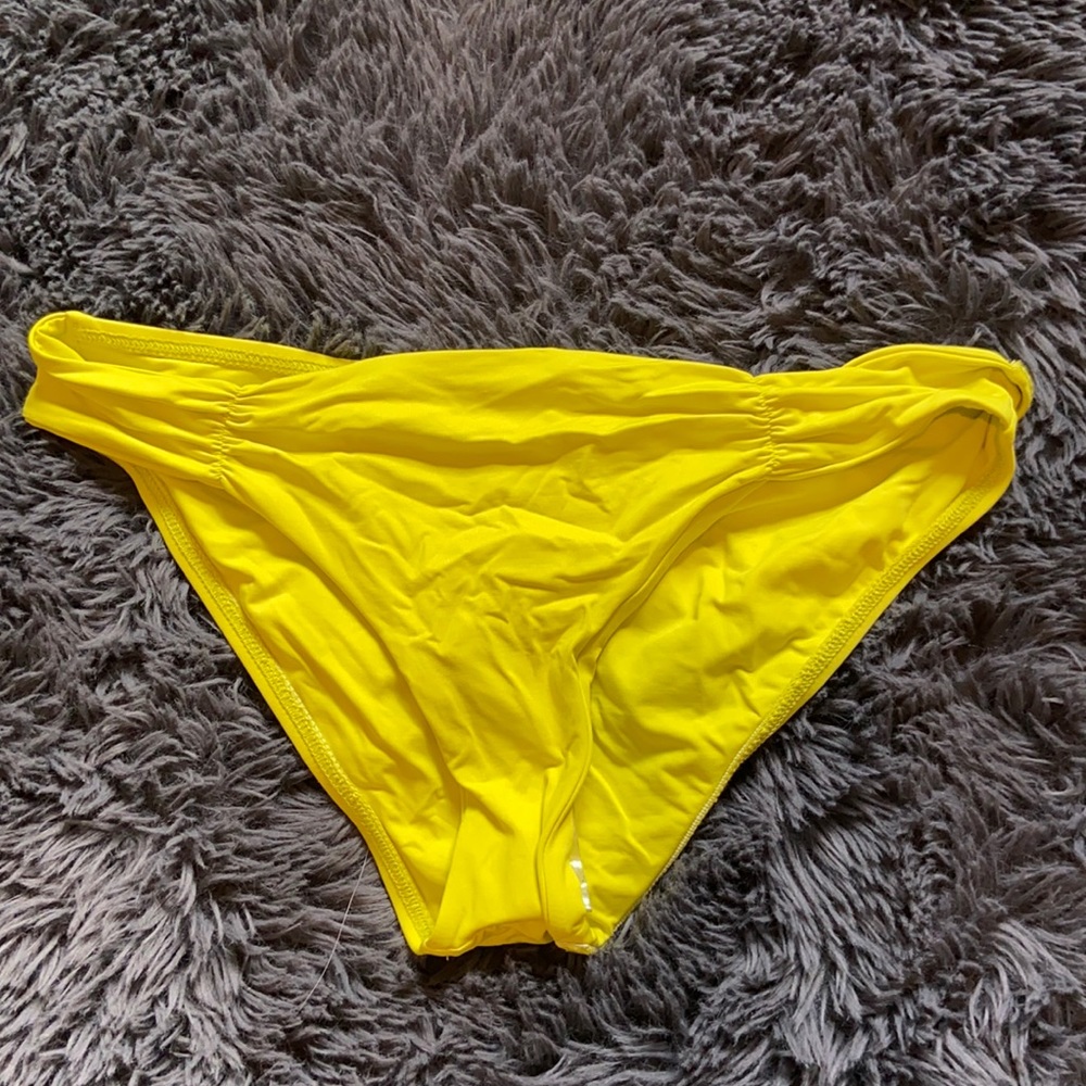 L*SPACE SWIM BOTTOMS SIZE MEDIUM NEON CHARTREUSE